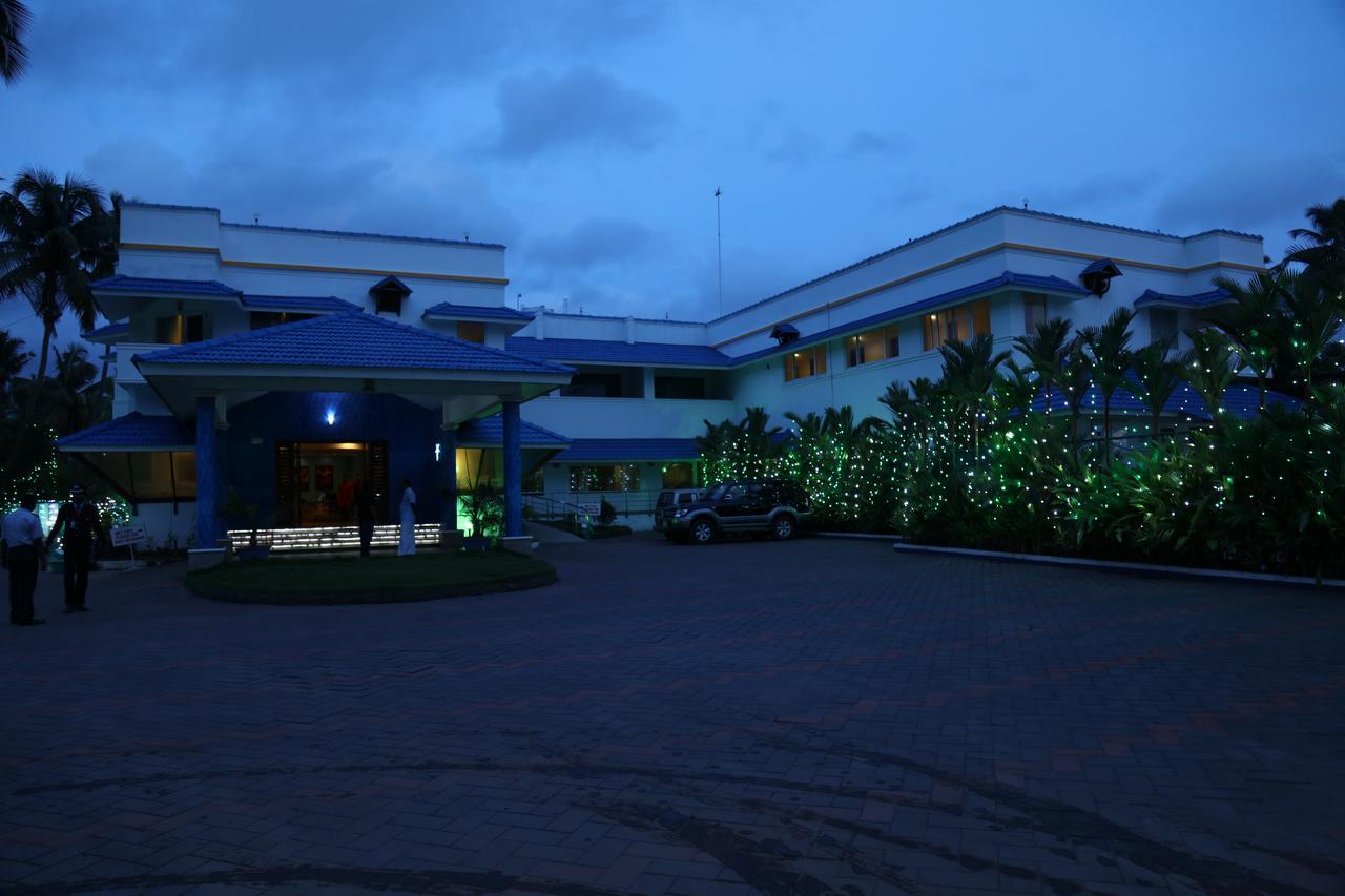 Blue Waters Cherai Cherai Beach Bagian luar foto