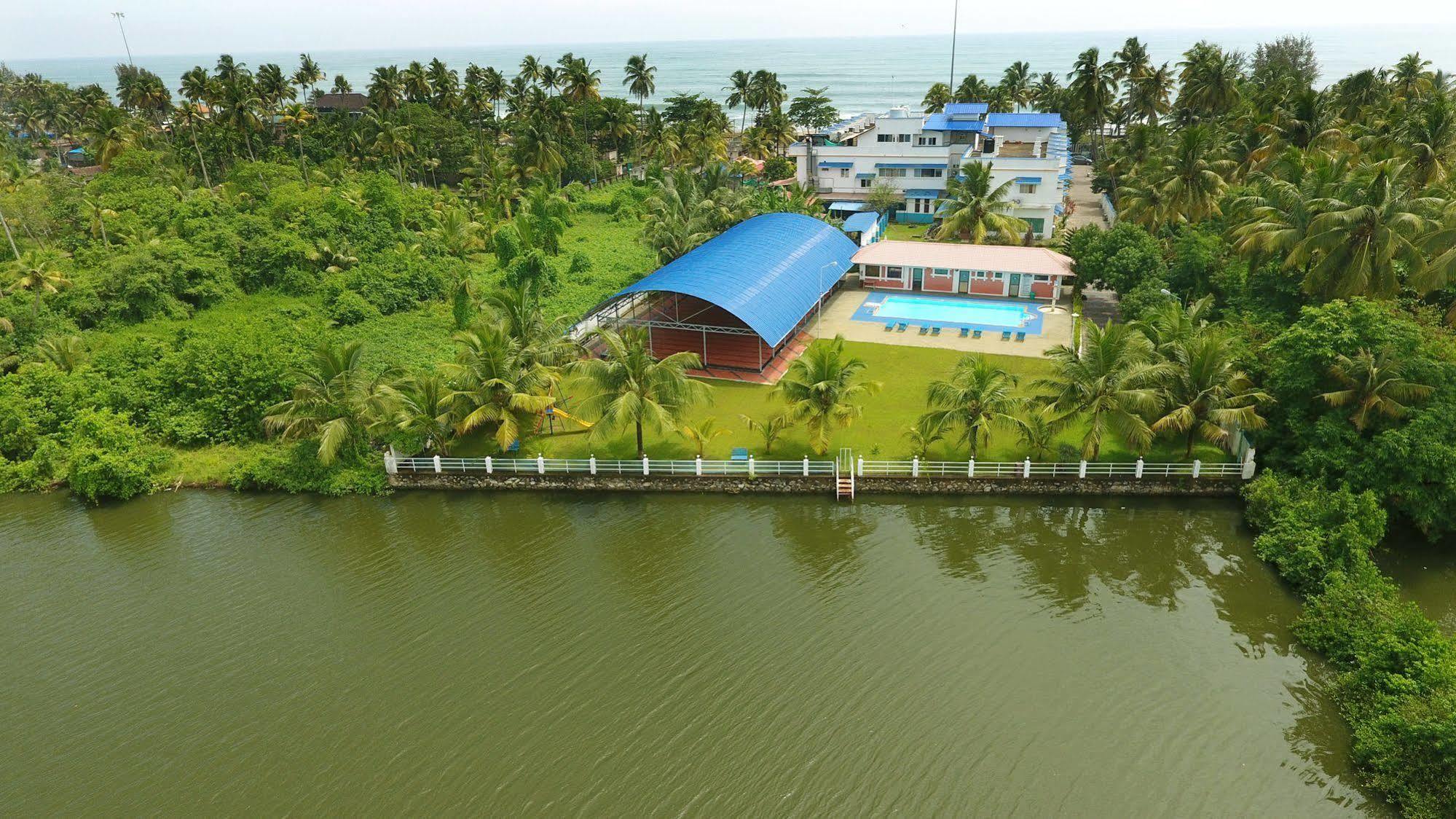 Blue Waters Cherai Cherai Beach Bagian luar foto